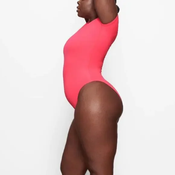 *SOLD* 𝅺NWT Skims Fits Everybody Fits Everybody T-Shirt MEDIUM Ultra Pink - Picture 3 of 4